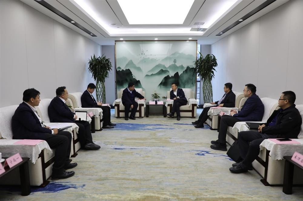 深化銀企合作！ 威海銀行濟(jì)南分行一行到產(chǎn)發(fā)集團(tuán)洽談合作